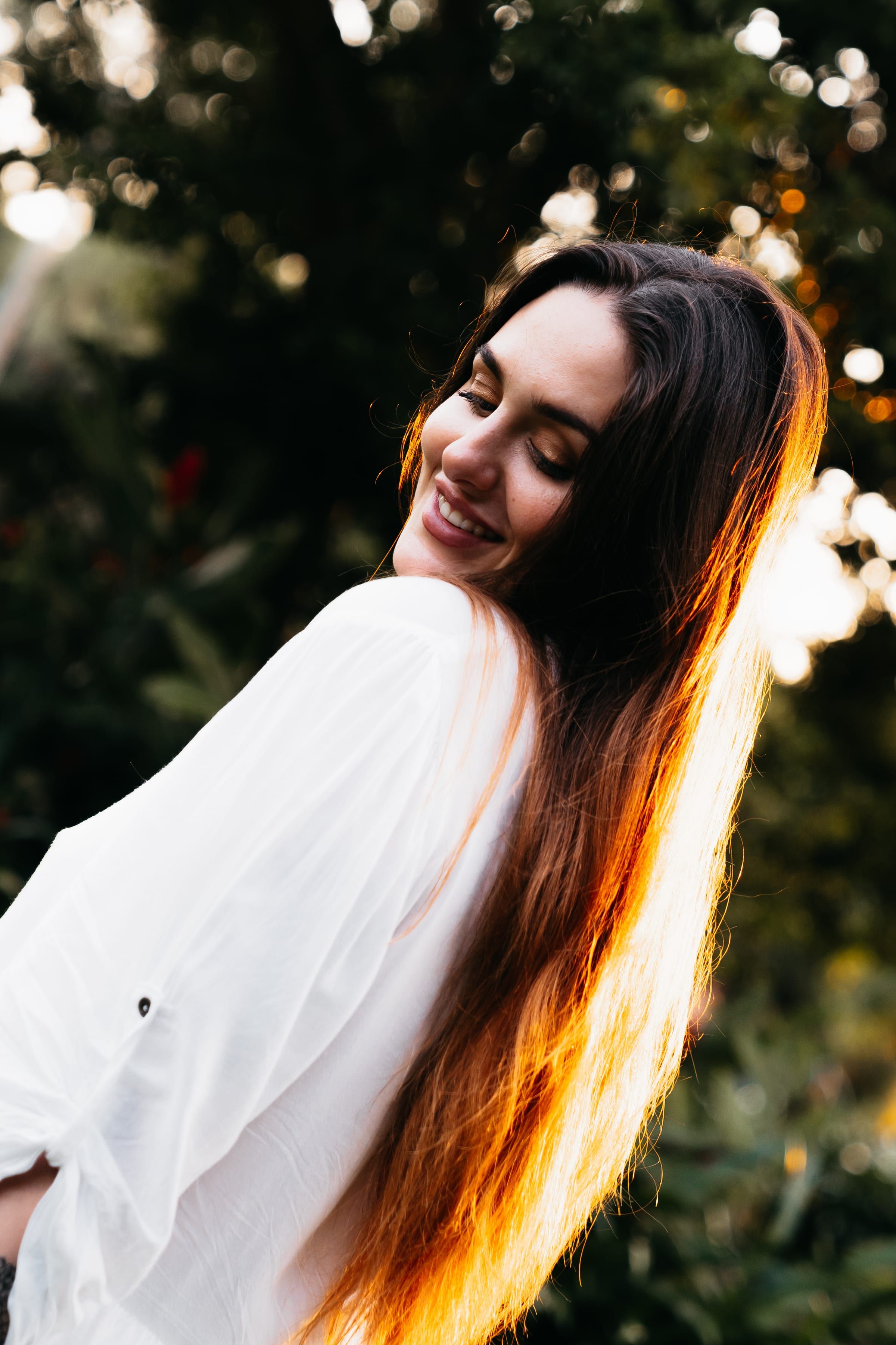 Raffaela nella luce del tramonto
